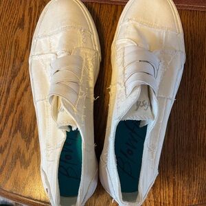 Blowfish casual tennies. Size 9.5